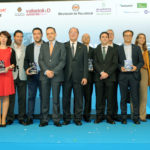 Foto de familia con los premiados autoridades y patrocinadores en la celebración de los II Premios de la Industria de ingenierosVA