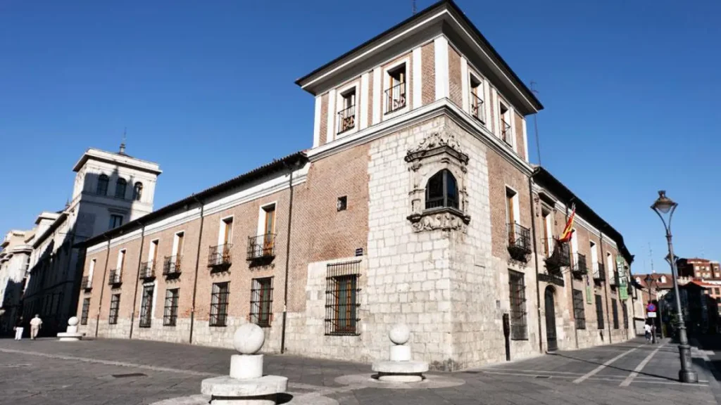 Palacio de Pimentel, sede de la Diputación de Valladolid Ayuntamiento de Valladolid
